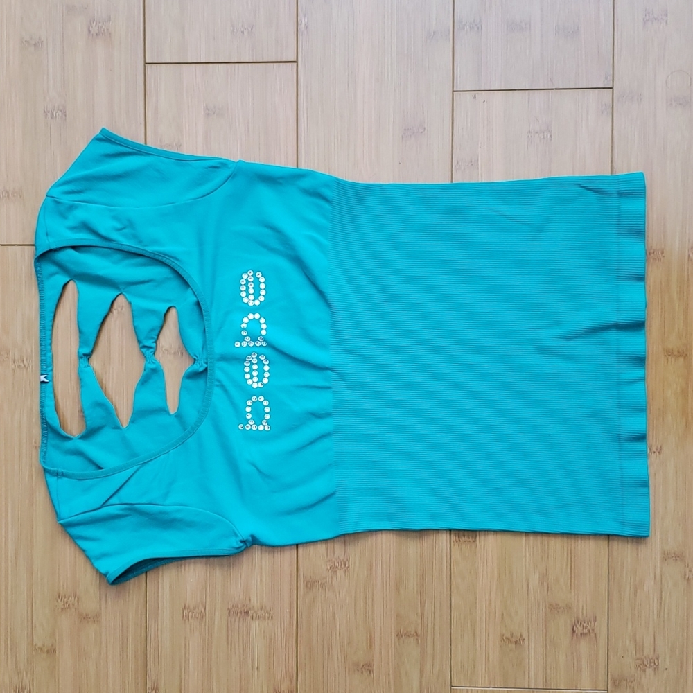 bebe logo top